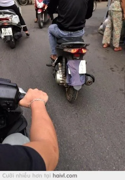 Chỉ là....anh giấu đi :))